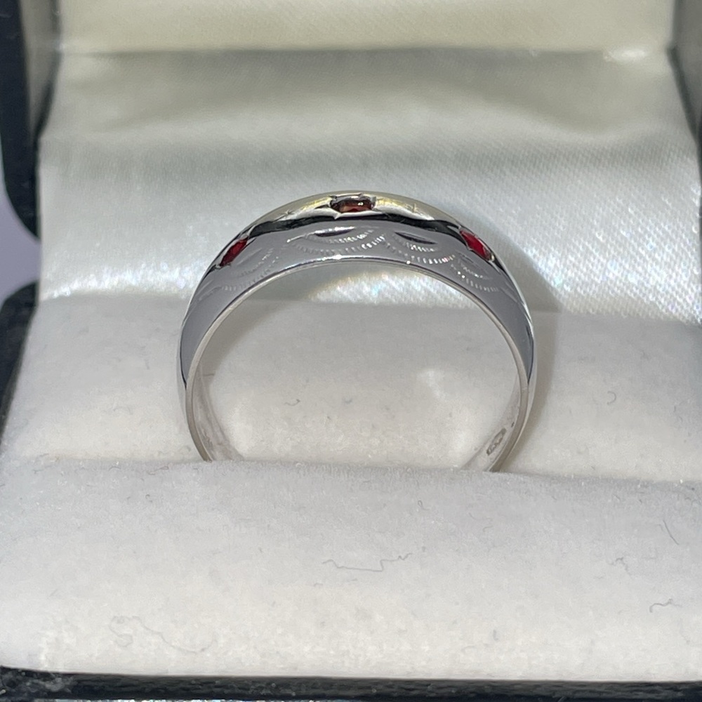 Solid 18K 750 Italy (not 14K) White Gold Red Gemstone Band Ring Vintage Antique - Picture 11 of 17